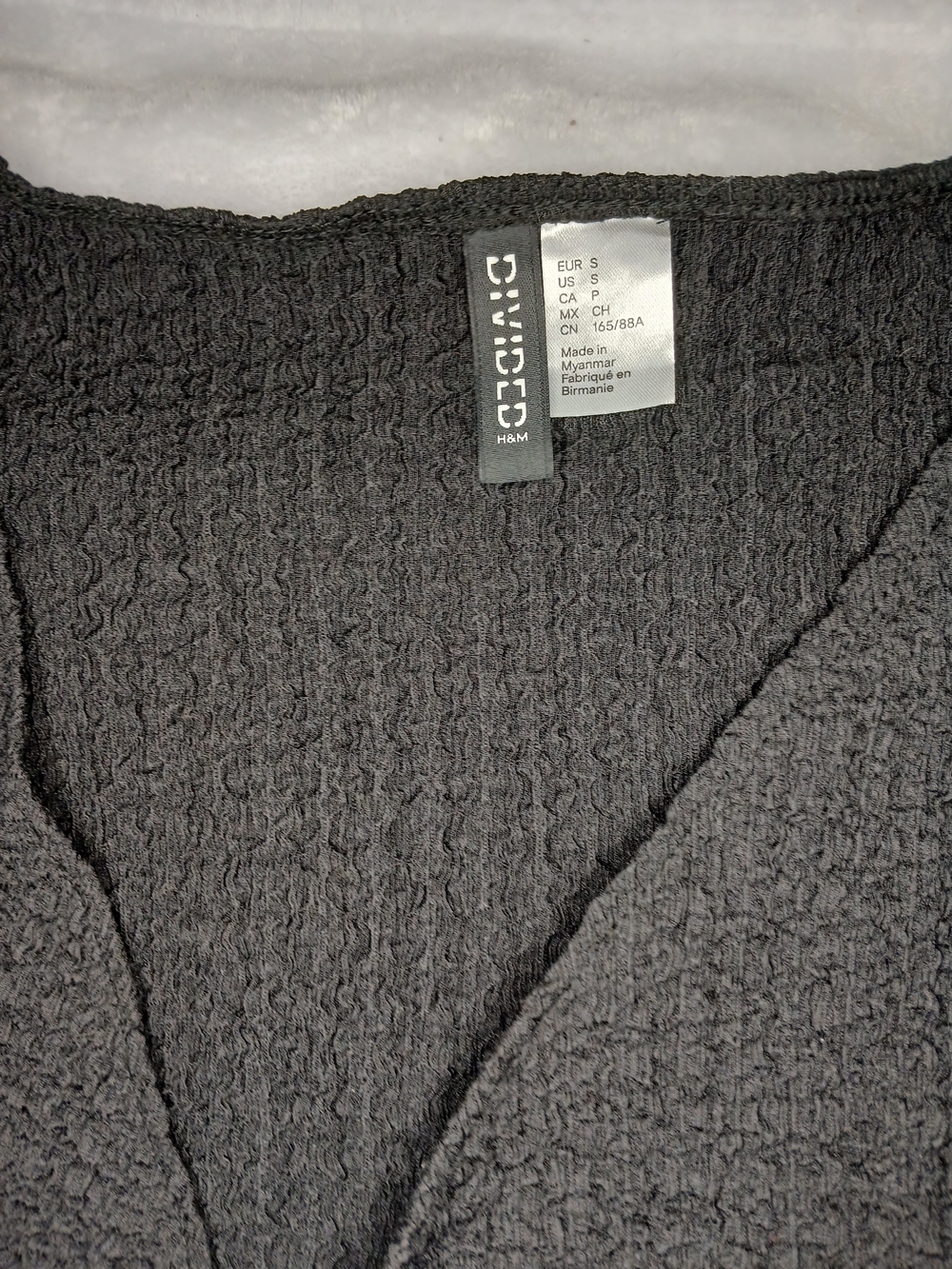 H&M Black V-Neck Tie-Front Short Sleeve Sweater - Picture 2 of 3